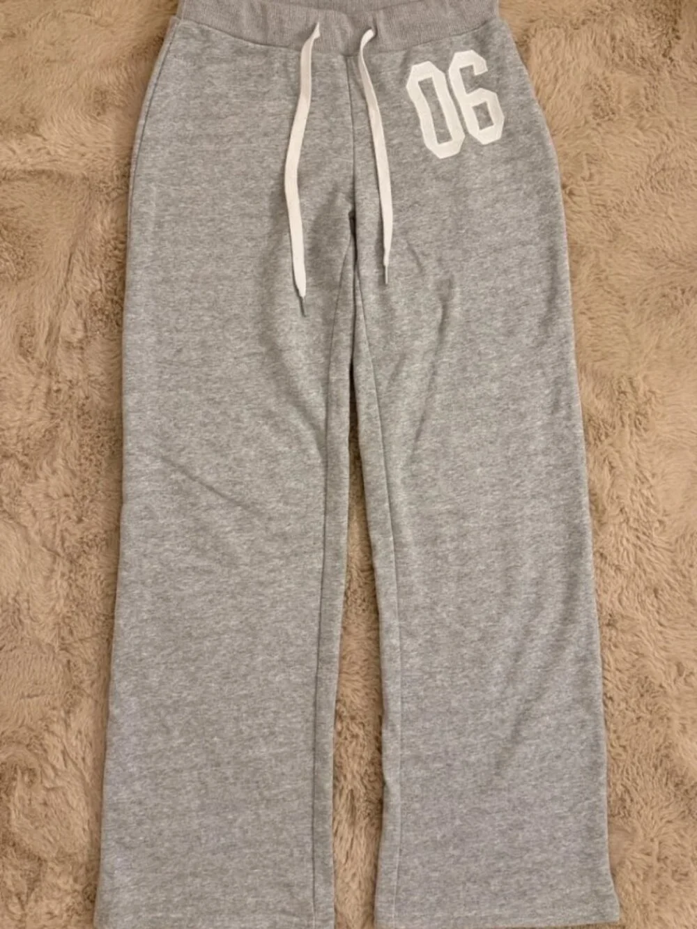 Gray Wide Leg Drawstring Sweatpants "06" Graphic Women's Size XS - Picture 1 of 3